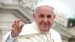 Vaticano explica a nuncios palabras del Papa sobre uniones civiles