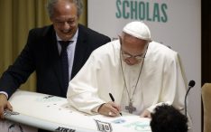 El Papa Francisco nombró a dos argentinos como consultores en Educación del Vaticano